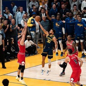 天天盈球即时比分直播-【现场】勇士遭遇周五惊魂夜 格林关键三分守卫金州